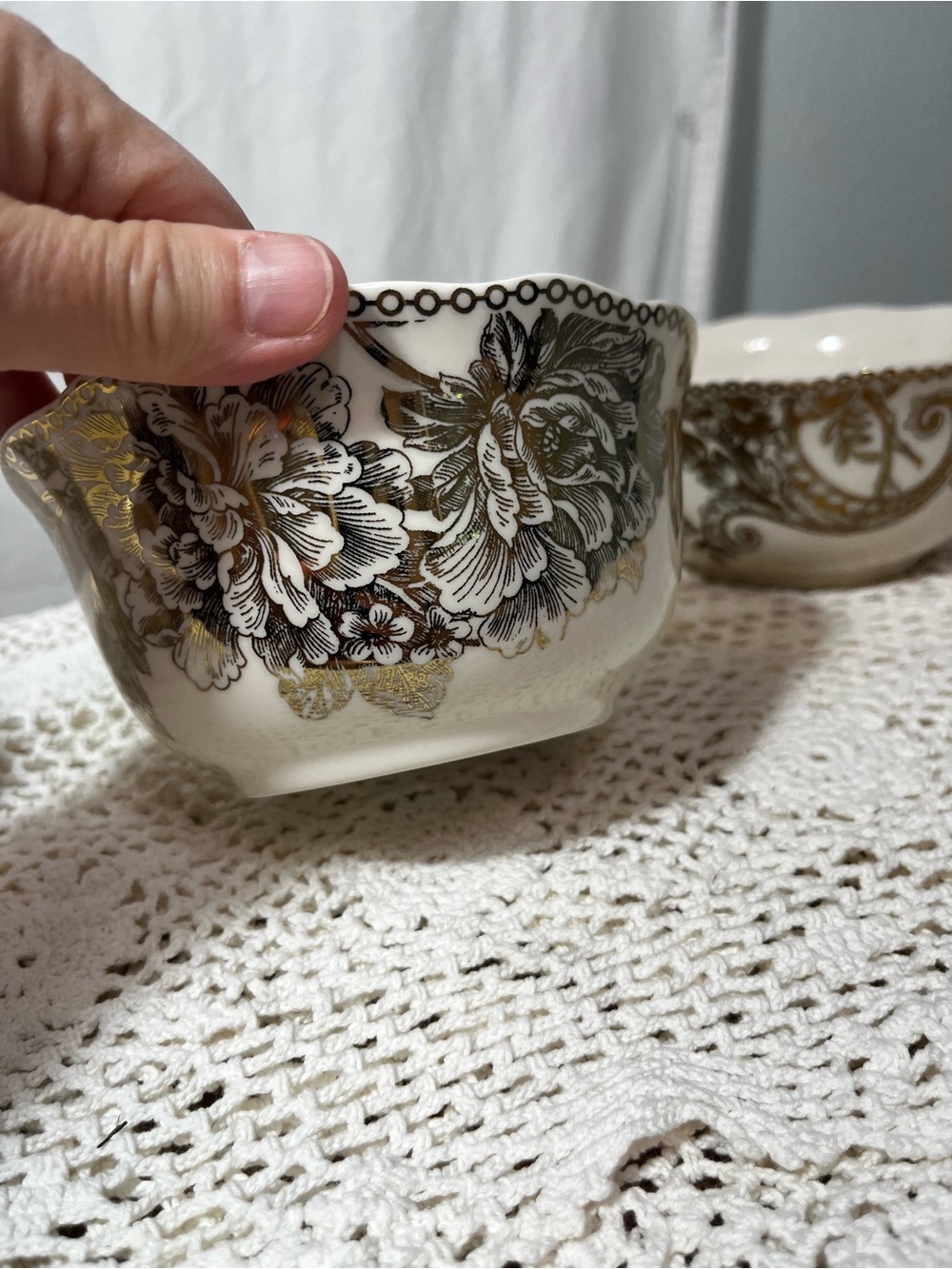 222 Fifth Adelaide Bowl Set of 4 Gold Silver Fine China Floral Bird Cereal Bowls - Picture 16 of 16
